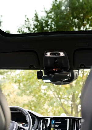 Volvo XC 60 cena 219000 przebieg: 76700, rok produkcji 2020 z Pszczyna małe 352
